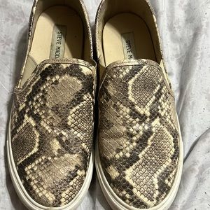 Steve Madden slip on shoes